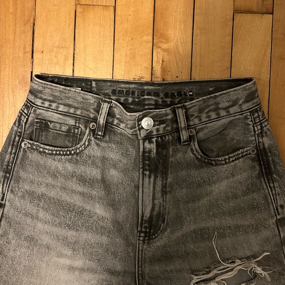 American Eagle Ripped Jeans - Picture 3 of 4